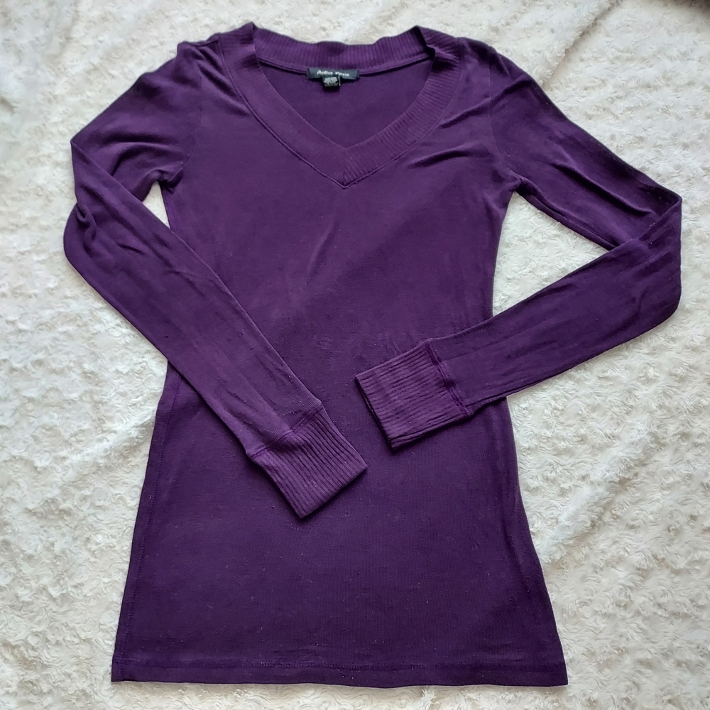 Active Basic Deep Purple V-Neck Lightweight Knit Long Sleeve Longline Layering